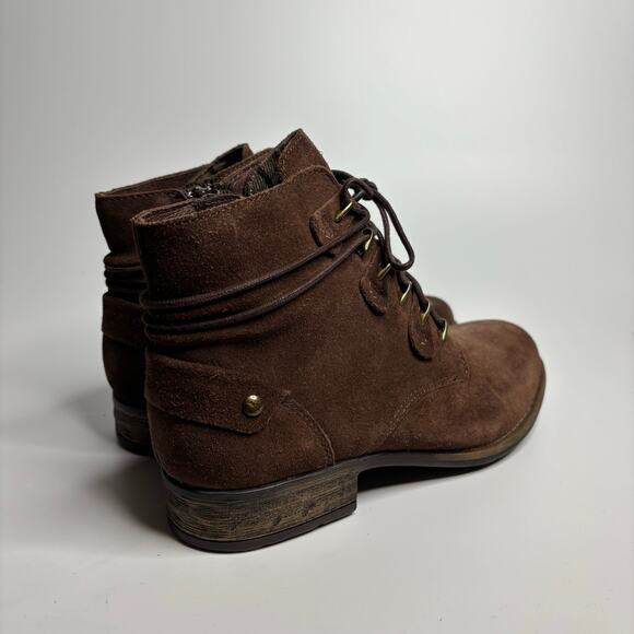 Earth Shoes Boone Suede Ankle Booties in Bark - Picture 4 of 9